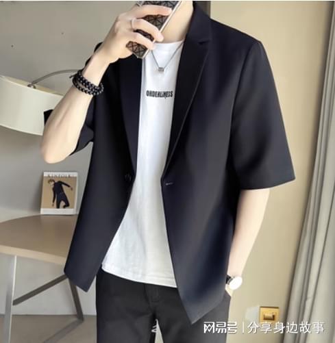 纺AG九游会 九游会AG支宝常熟八达市场极简的黑白配最能穿出时尚感(图3)