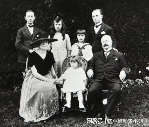 AG九游会 九游会AG探索全球时尚顶尖品牌迪奥的发展史(图2)
